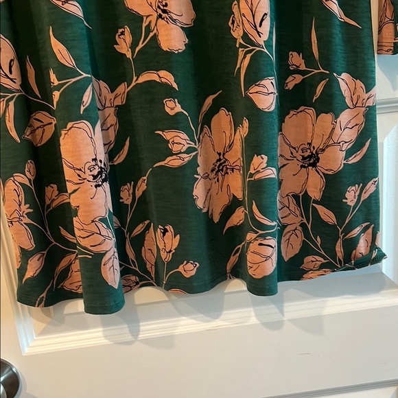 Forest Green and Pale Pink Long Sleeve Key-hole Neck Casual knit Dress - Picture 8 of 10